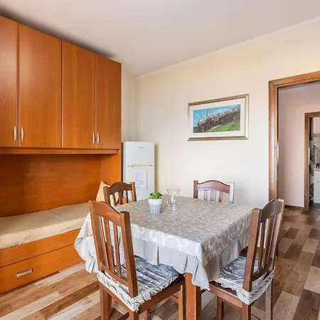 With Veranda And Private Parking Castelsardo