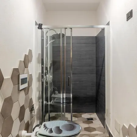 Apartament With Veranda And Private Parking *