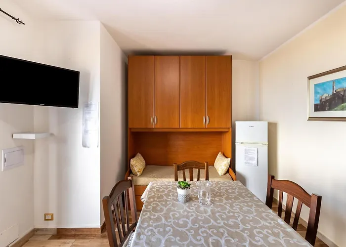 Apartman With Veranda And Private Parking *