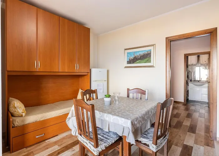 With Veranda And Private Parking Castelsardo