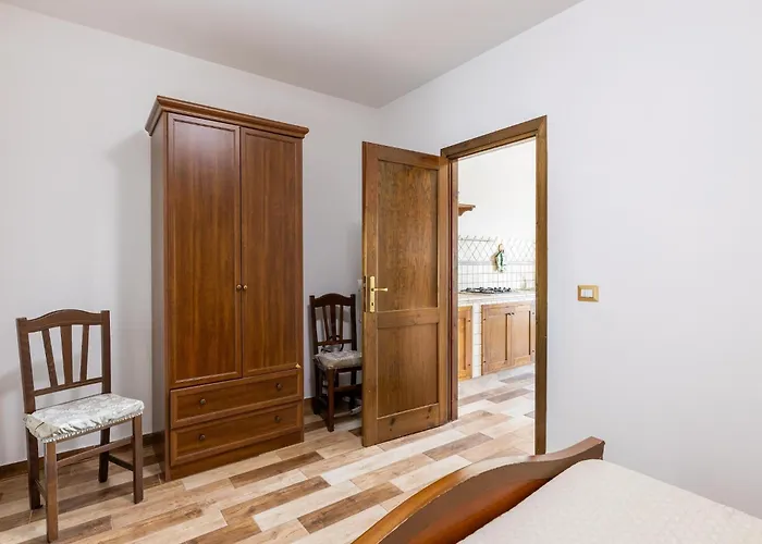 Apartamento Apartment With Veranda And Private Parking